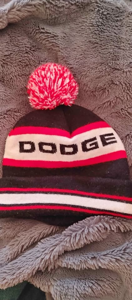 🧡Dodge Rogers Hometown Hockey Beanie Hat Black White Red