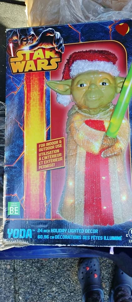 🧡Star Wars Yoda 24-inch Holiday Lighted Decor