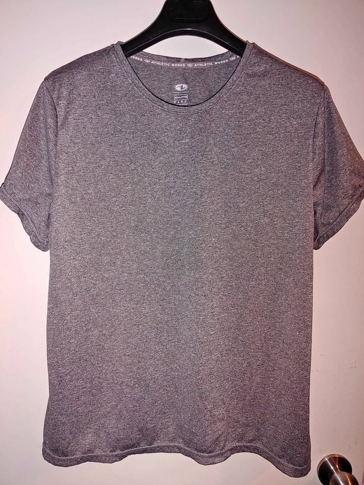 🧡Athletic Works Gray Short Sleeve T-Shirt XXL