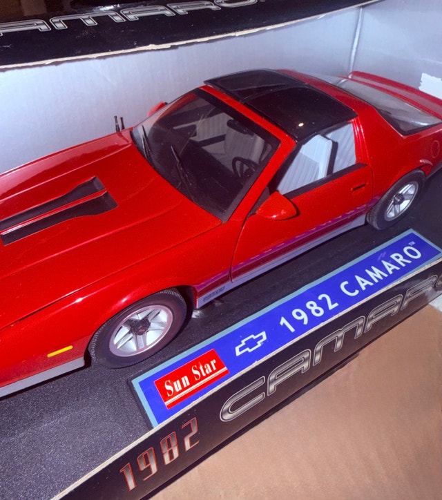 Sun Star 1:18 Scale 1982 Camaro Z28 - photo 3
