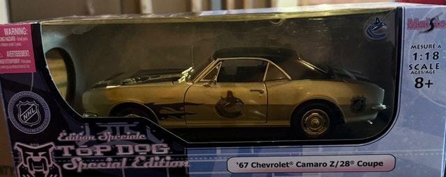 1967 Chevrolet Camaro Z/28 Die-Cast Model - Canucks Edition - photo 2