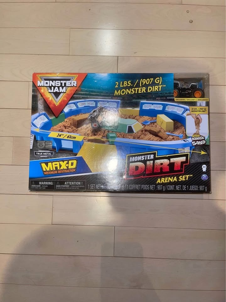 Monster Jam Monster Dirt Arena 24" Playset w/ Dirt & Truck
