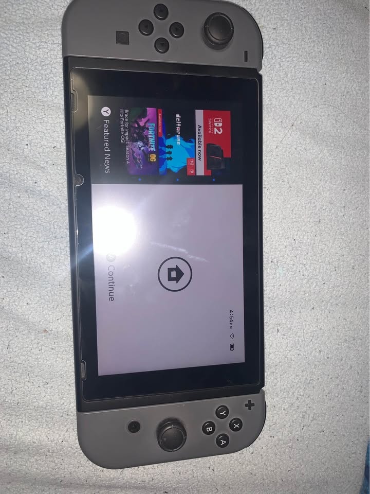 Nintendo Switch - photo 2