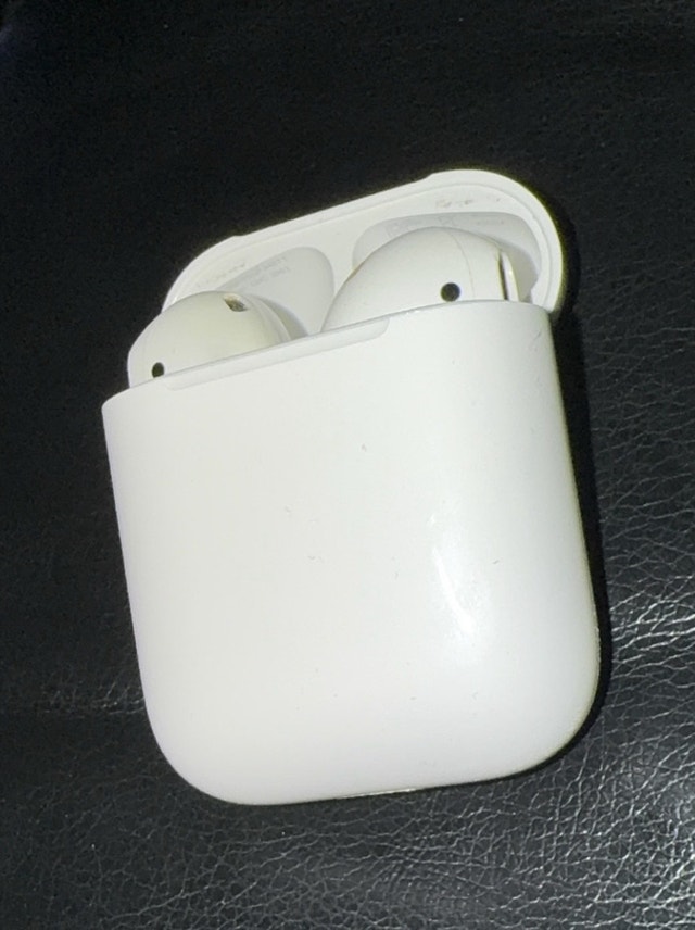 Apple AirPods 1st gen