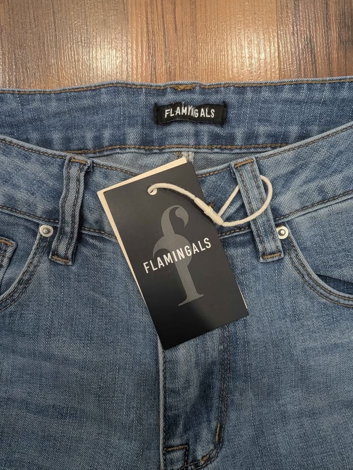 BNWT Flamingals Curvy Cropped Jeans - Patterned Hem - photo 4