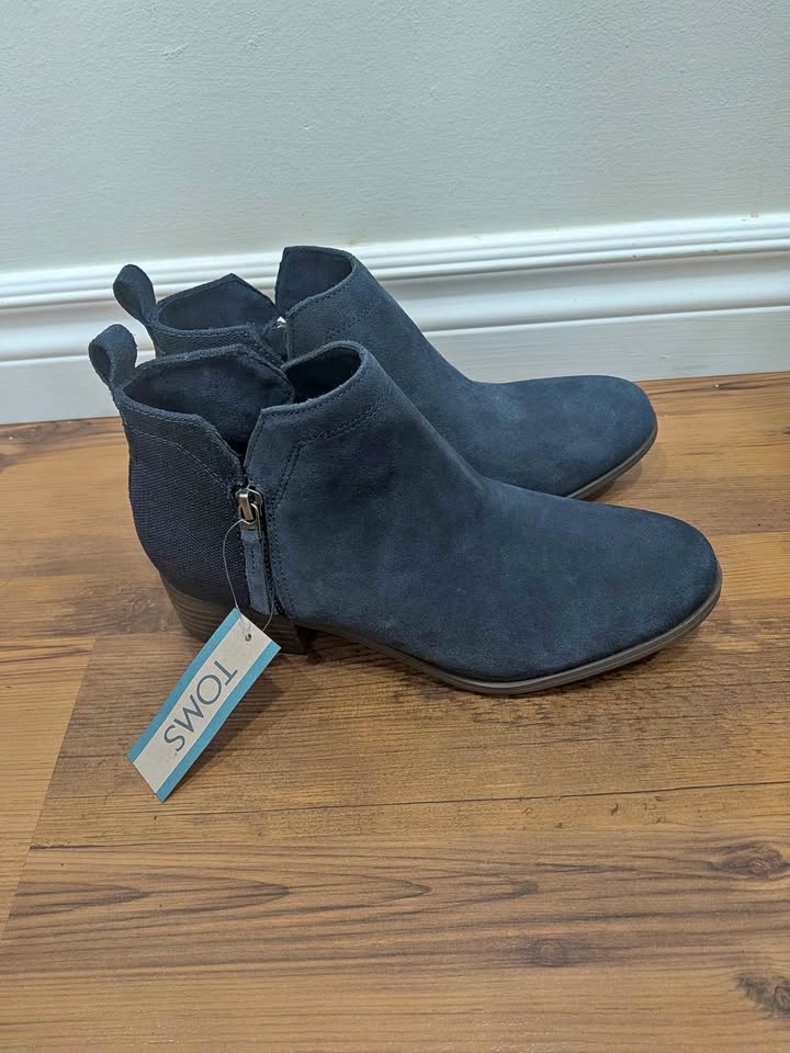 Brand new women's TOMS Dahlia suede blue boots