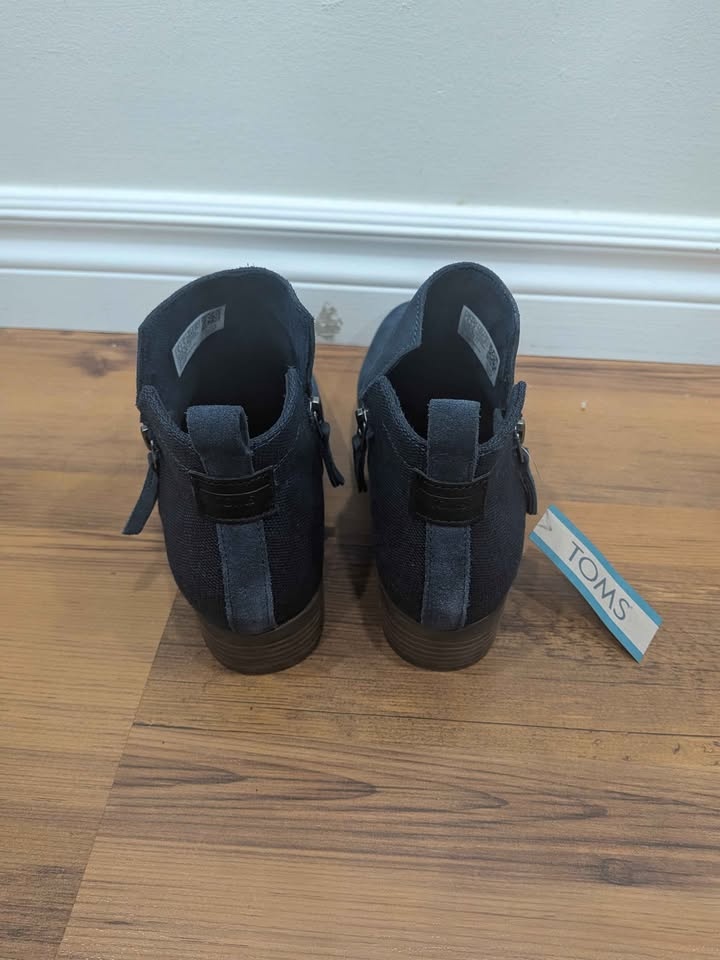 Brand new women's TOMS Dahlia suede blue boots - photo 3