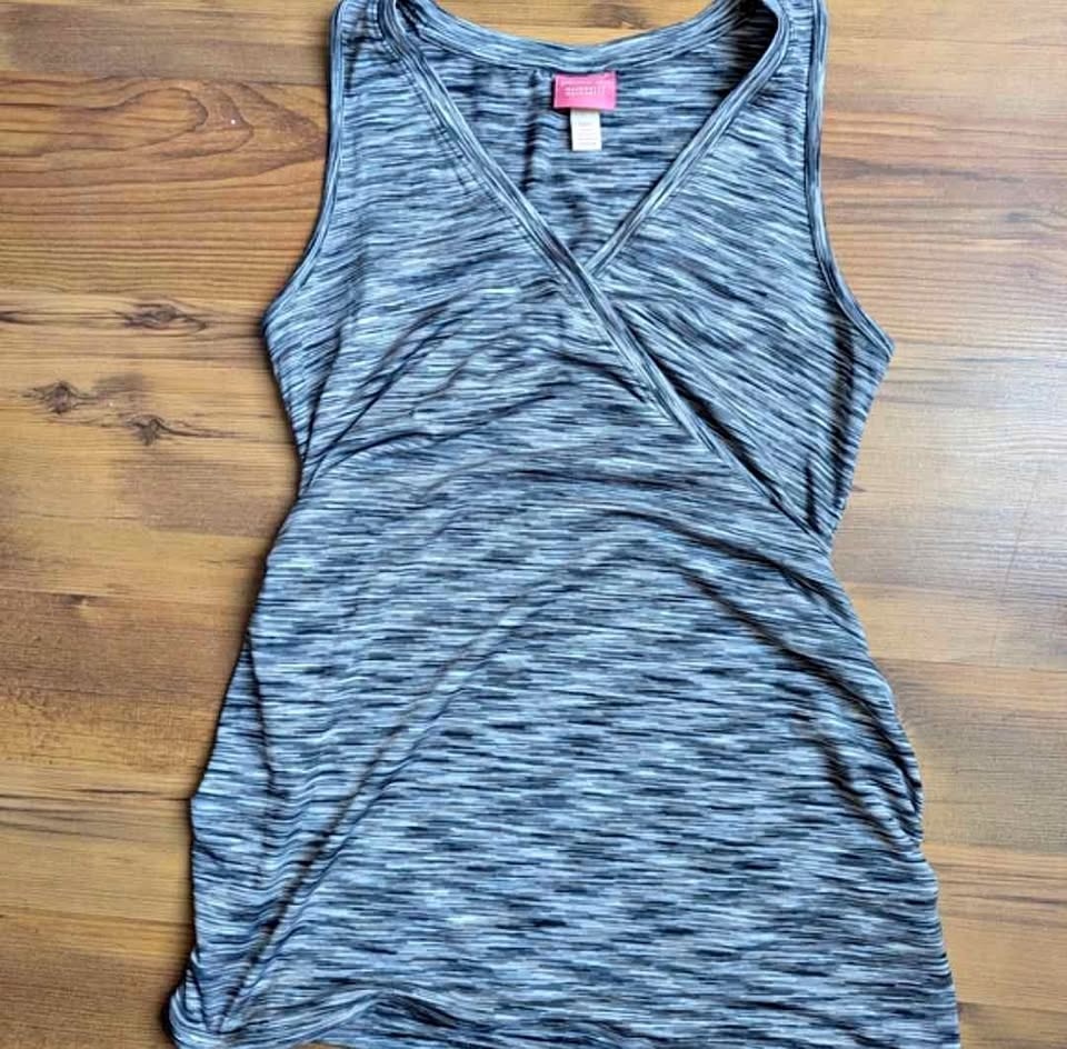NWOT Activewear Maternity Top - Size Medium