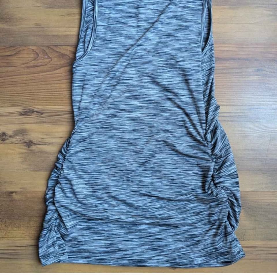 NWOT Activewear Maternity Top - Size Medium - photo 2