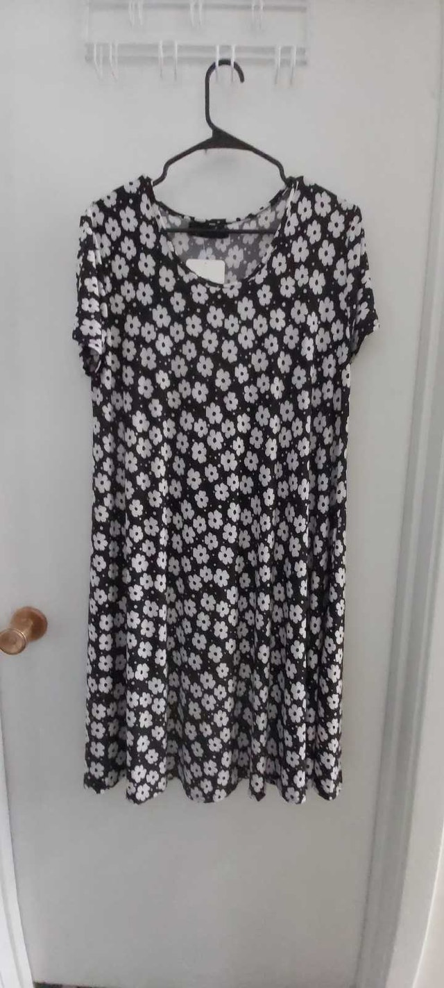 Womens dresses size medium - photo 2