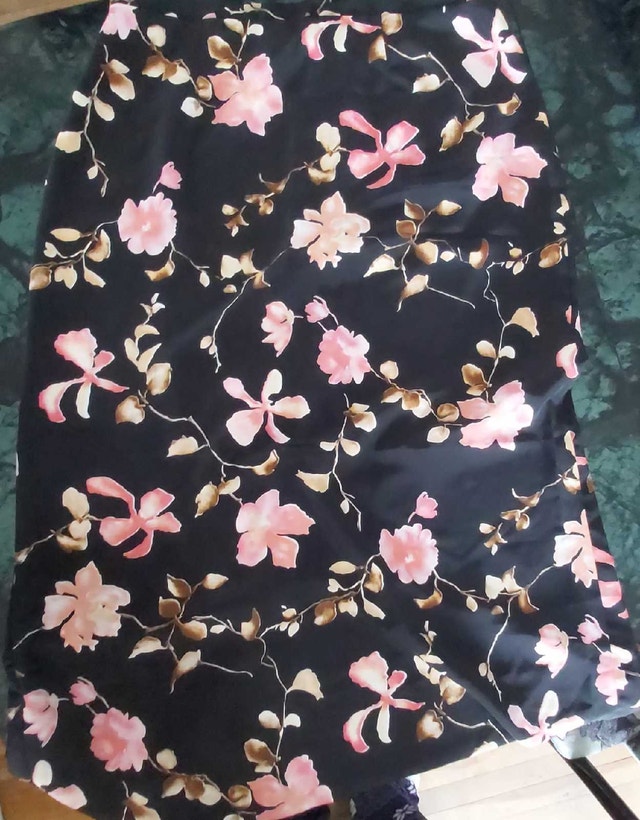 Womens Dress Pants & Skirts - Size Medium (10-12) - photo 3