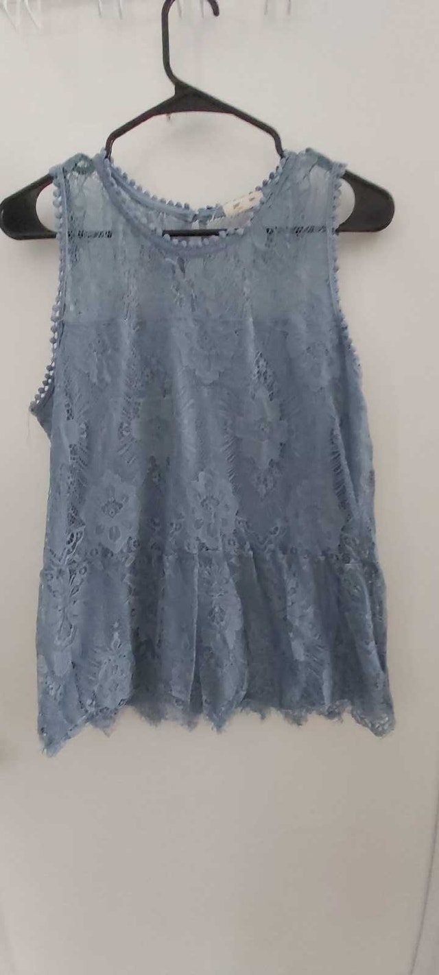 Womens Tops Size Medium - photo 3