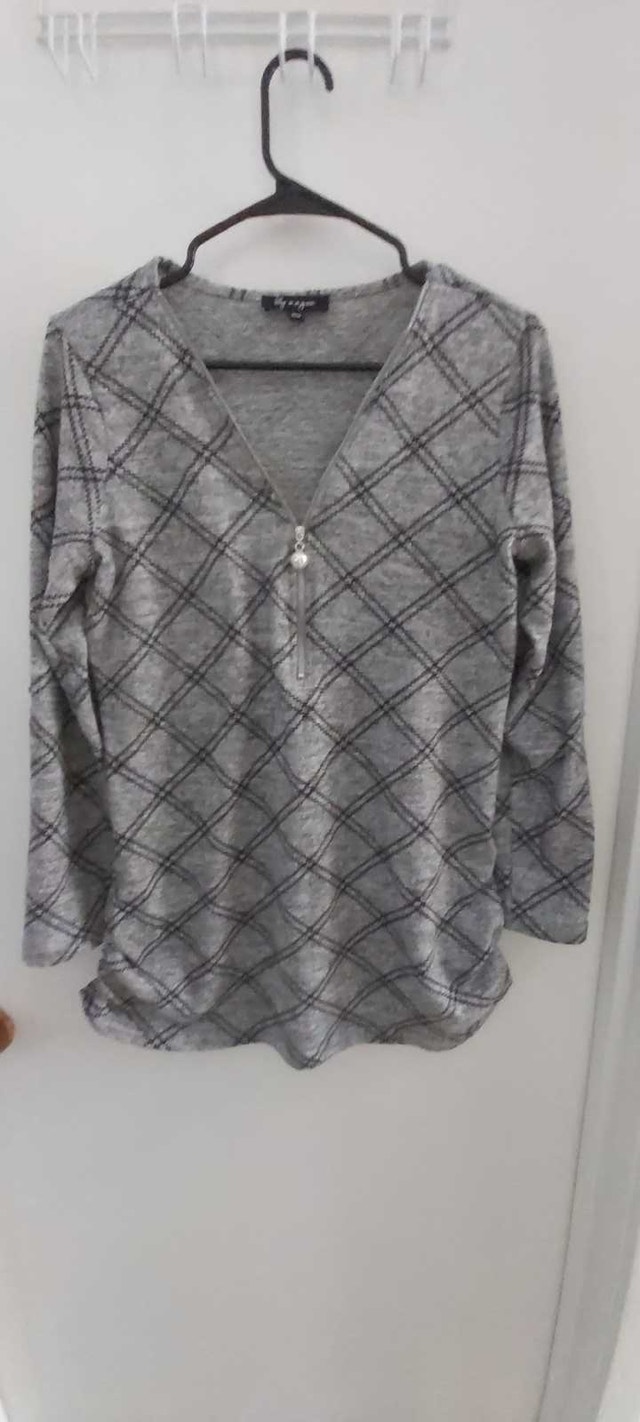Womens Tops Size Medium - photo 4