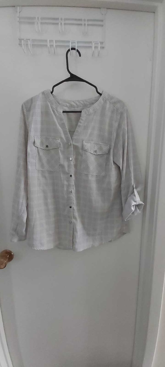 Womens Tops Size Medium - photo 5