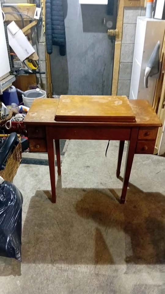 Antique Singer 301A Sewing Machine with Table - photo 2