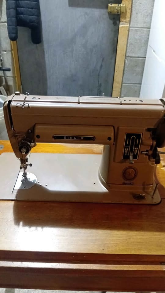 Antique Singer 301A Sewing Machine with Table - photo 3