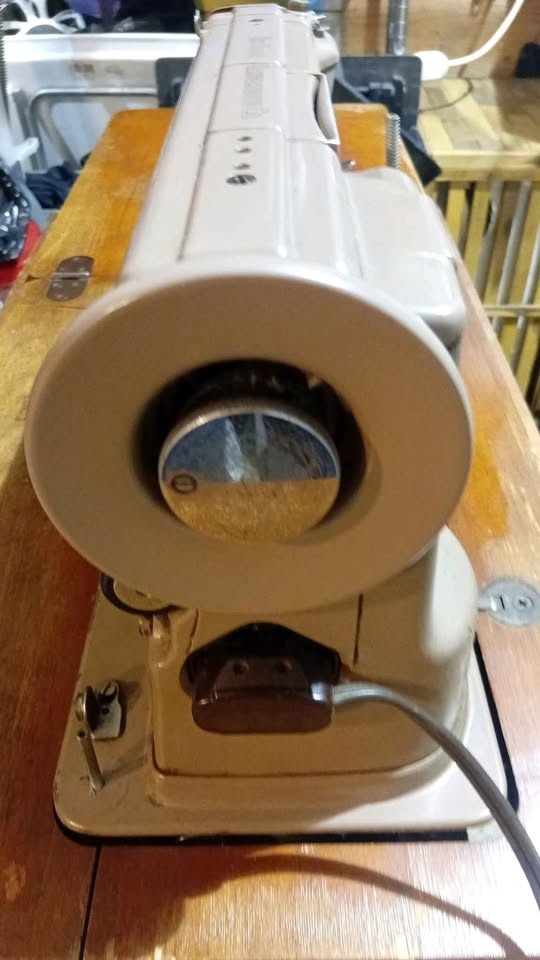 Antique Singer 301A Sewing Machine with Table - photo 4