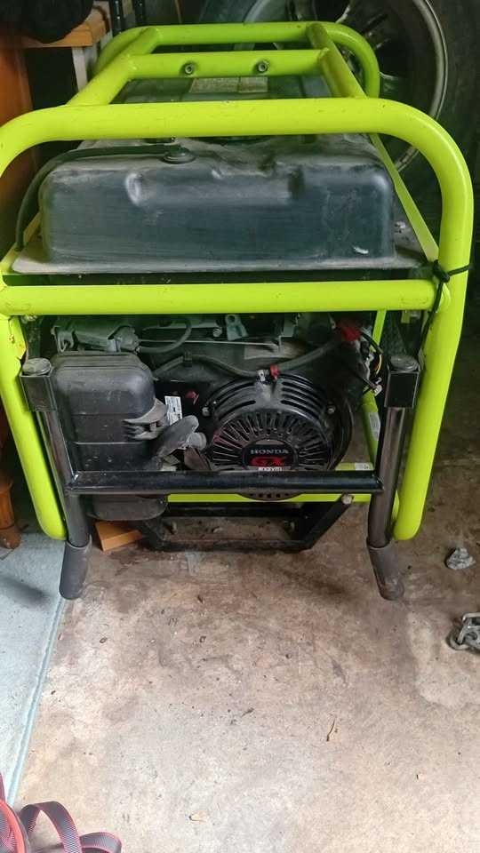 Honda EU2200i Portable Generator - photo 3