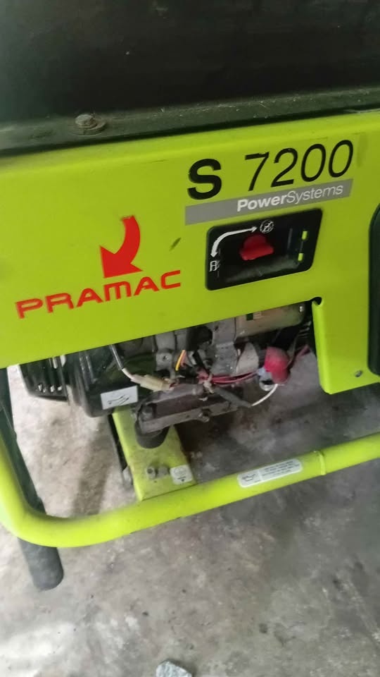 Honda EU2200i Portable Generator - photo 5