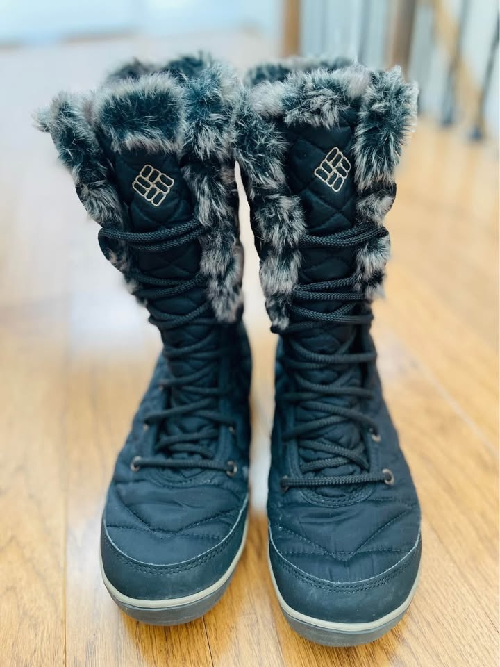 Women Columbia Waterproof Winter Boots: US 9 (26 cm.)