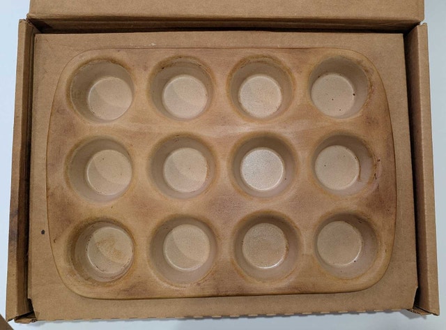 Pampered Chef Muffin Pan - photo 2