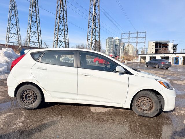 Hyundai Accent 2016 - Milage 218500 - photo 2