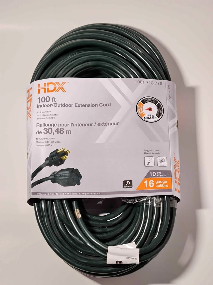 HDX 100 ft 16 Gauge Indoor Outdoor Extension Cord