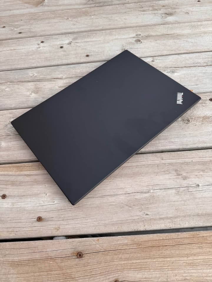 Lenovo ThinkPad T460 Laptop - photo 2