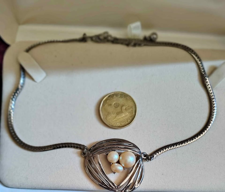 Vintage 80s Silver Tone Snake Chain Choker with 3 Pearls