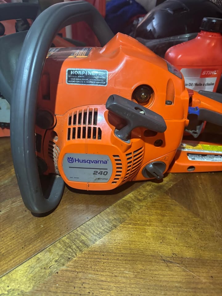 Husqvarna Chainsaw Lot - photo 4
