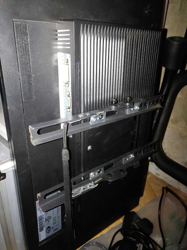 Samsung Monitor 22" with Mount and Stand - photo 2
