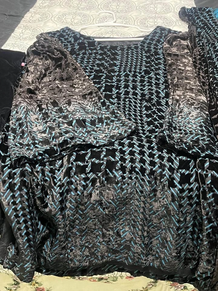 Khaddi Pakistani Women Dress - photo 4