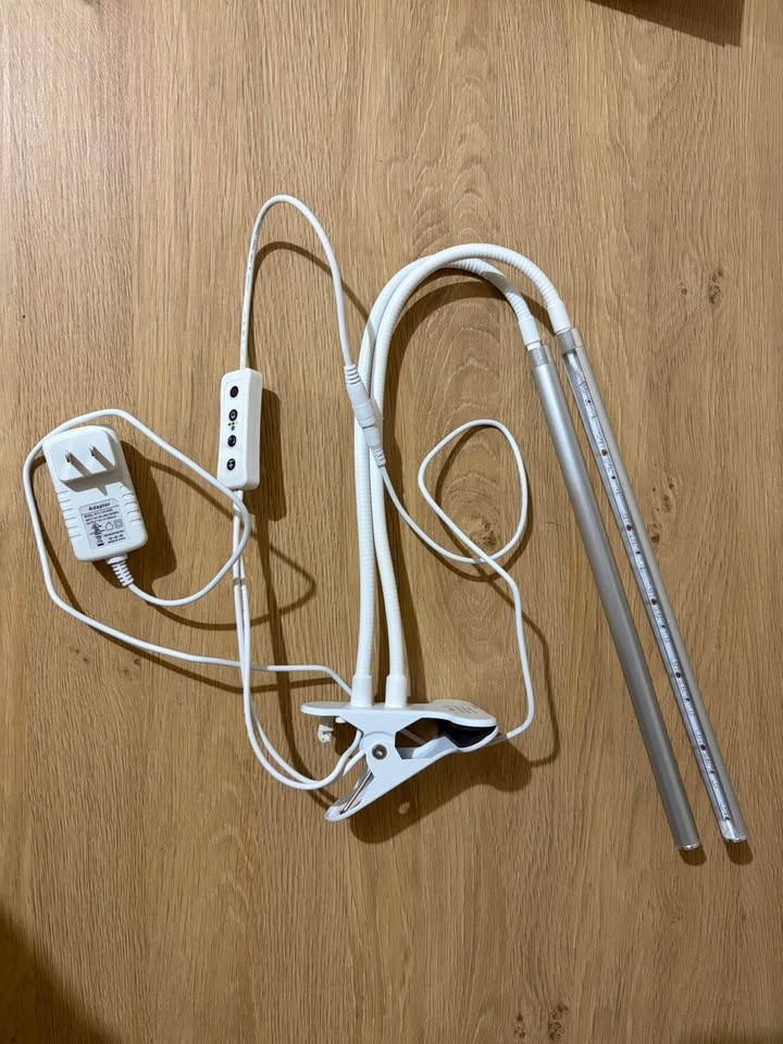 OxyLED Plant Grow Light (Unused) - photo 2