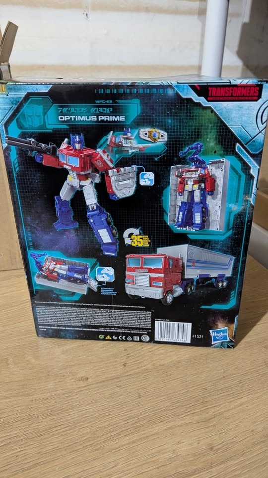 Transformers Earthrise Optimus Prime Action Figure [NEW AND UNOP - photo 3