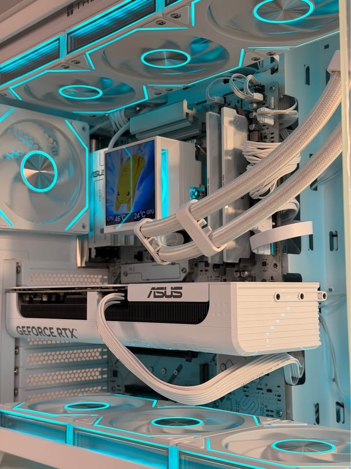 White RTX 5070 | 7800X3D | 32GB DDR5 | 2TB SSD Gaming PC - photo 2