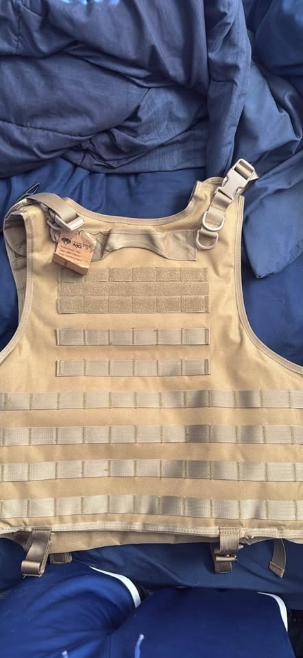 Airsoft/Paintball Vest, Barrel Sock, Goggles+Mask - photo 3