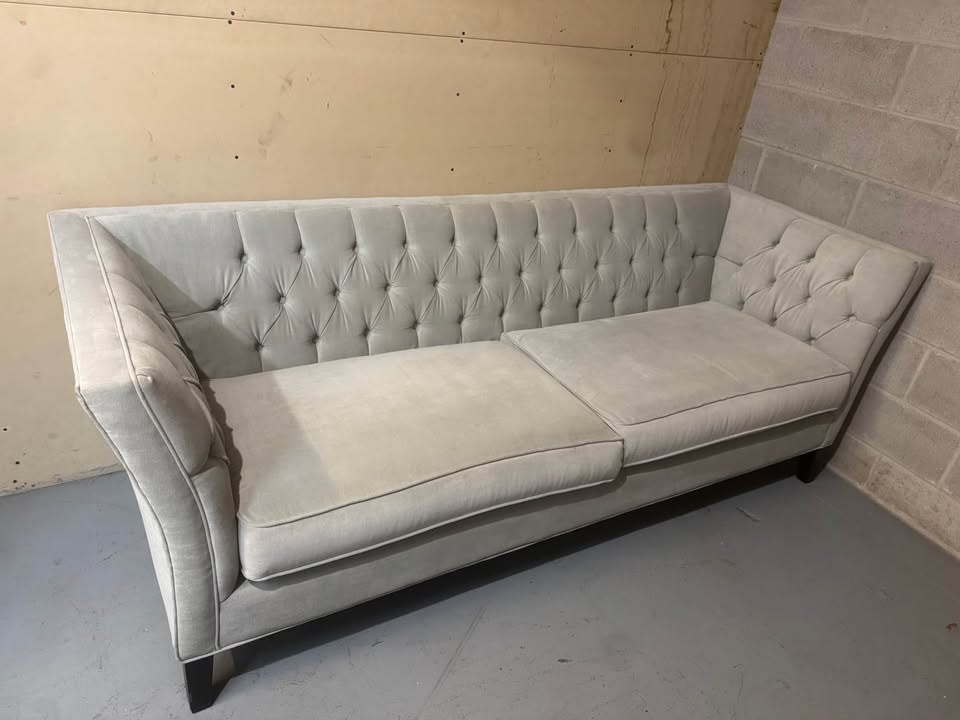 Like new 7ft sofa - photo 2