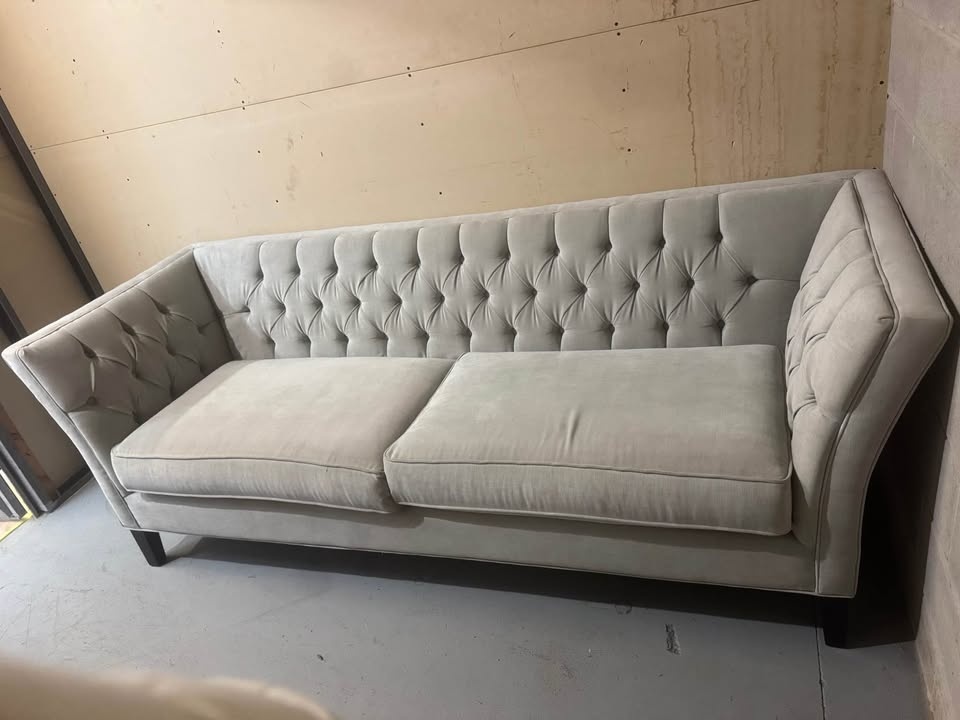 Like new 7ft sofa - photo 3