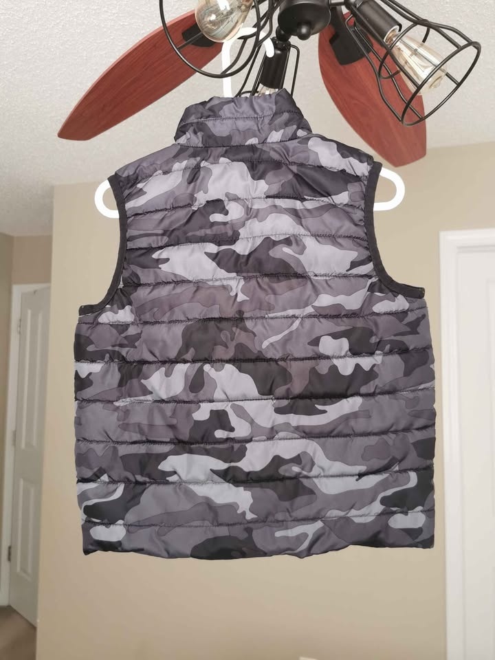 George Kids Puffer Vest Size 5 - photo 2