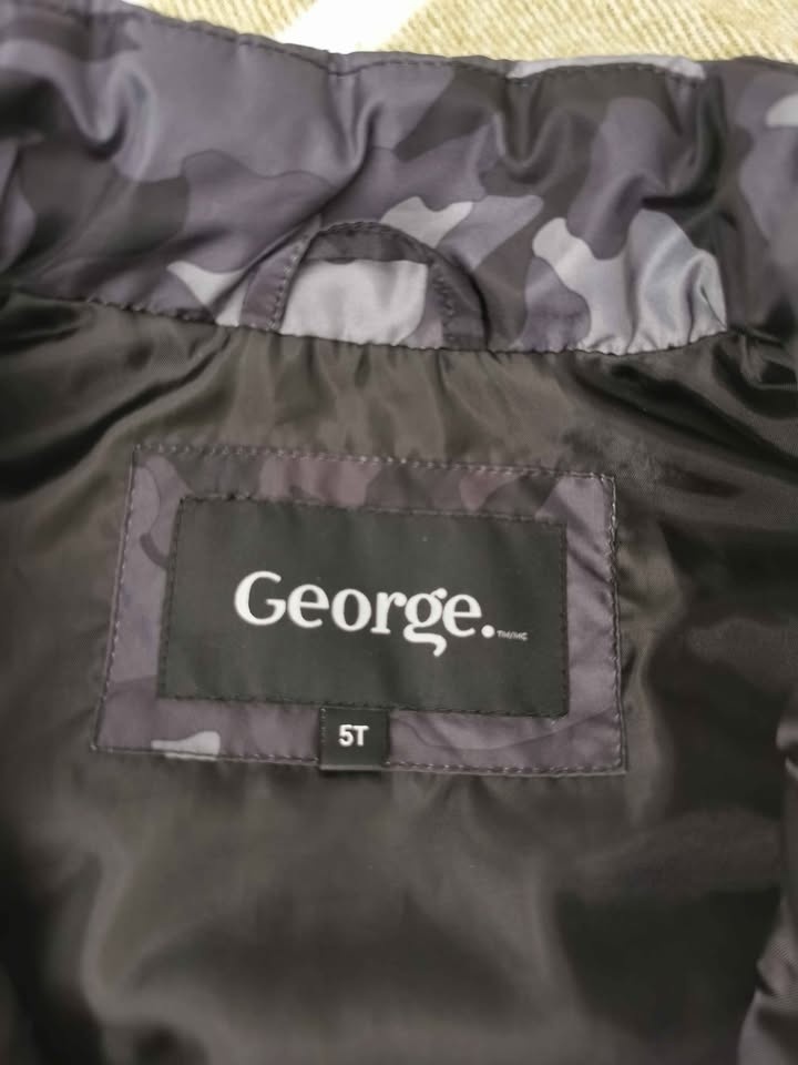 George Kids Puffer Vest Size 5 - photo 3
