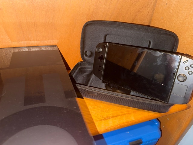 Lenovo Legion Go (Z1 Extreme) - Like New