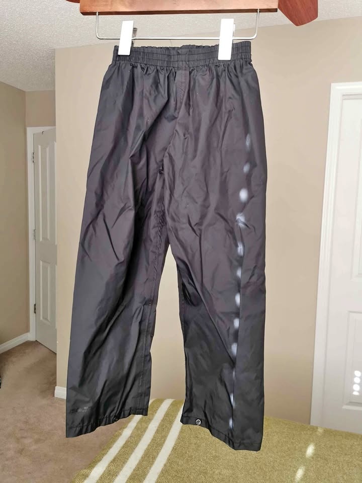 Kids rain pants size 5-6