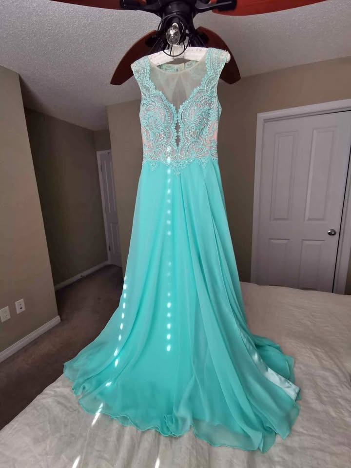 Mint Green Beaded Formal Gown - Size 6