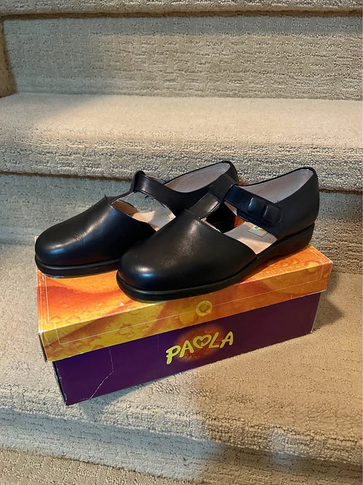 Girls Shoes Size 34 (European)