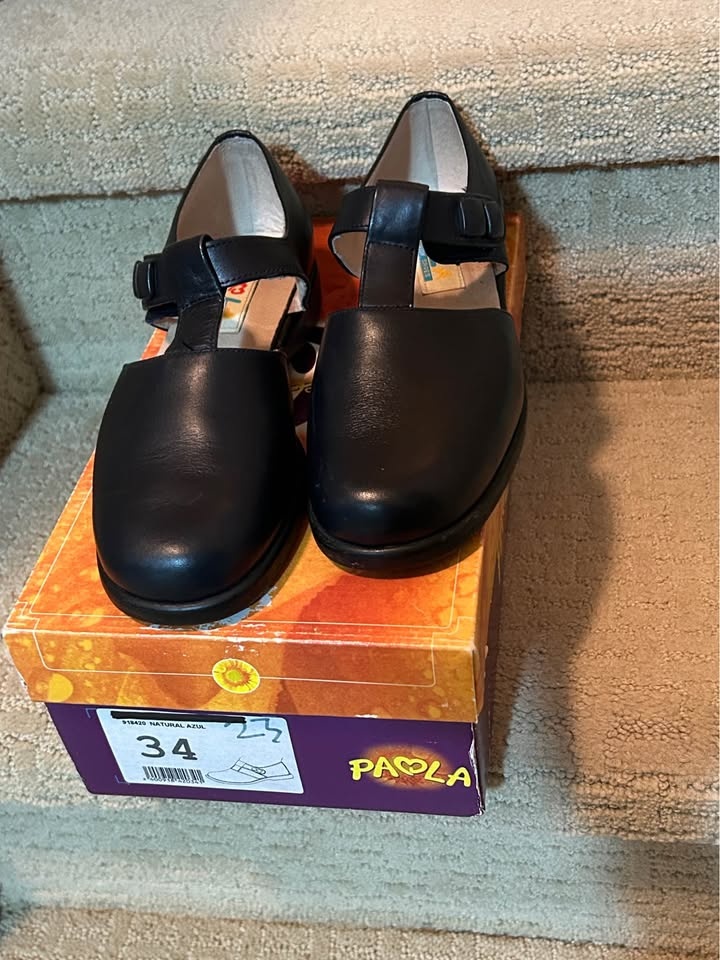 Girls Shoes Size 34 (European) - photo 2