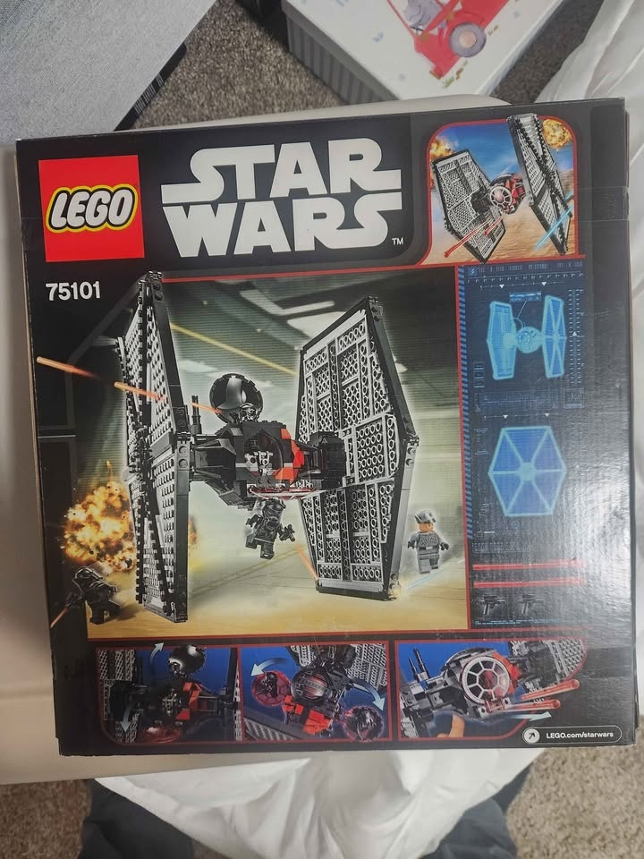 Lego Star Wars Tie Fighter - photo 2