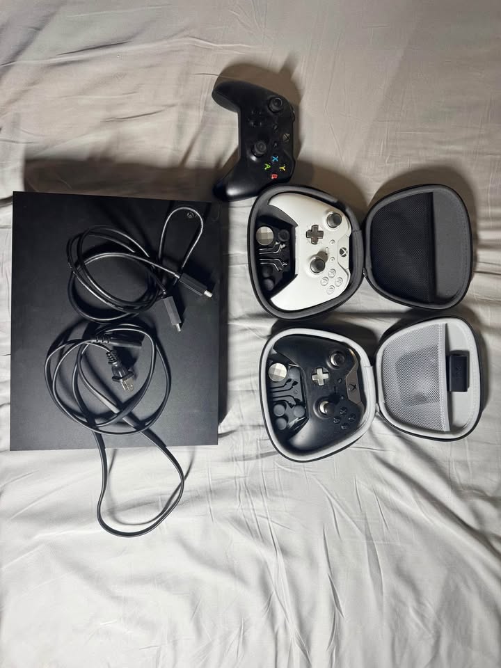 XBOX One X Bundle - photo 3