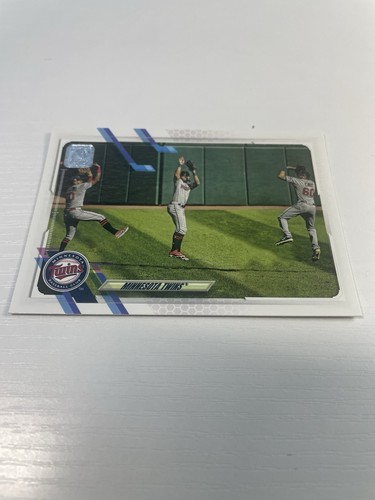 Five 2021 Topps Team Cards VG-NM - photo 2