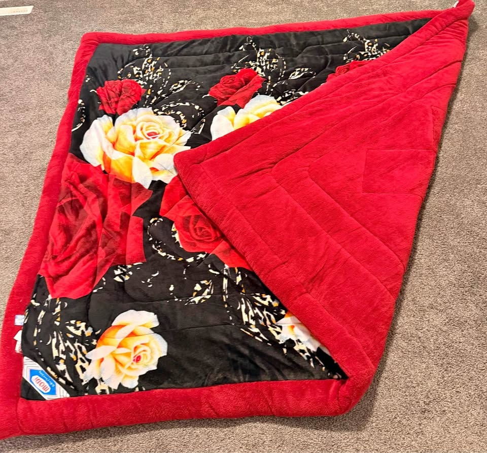 Brand New Floral Comforter / Blanket – Super Soft & Warm