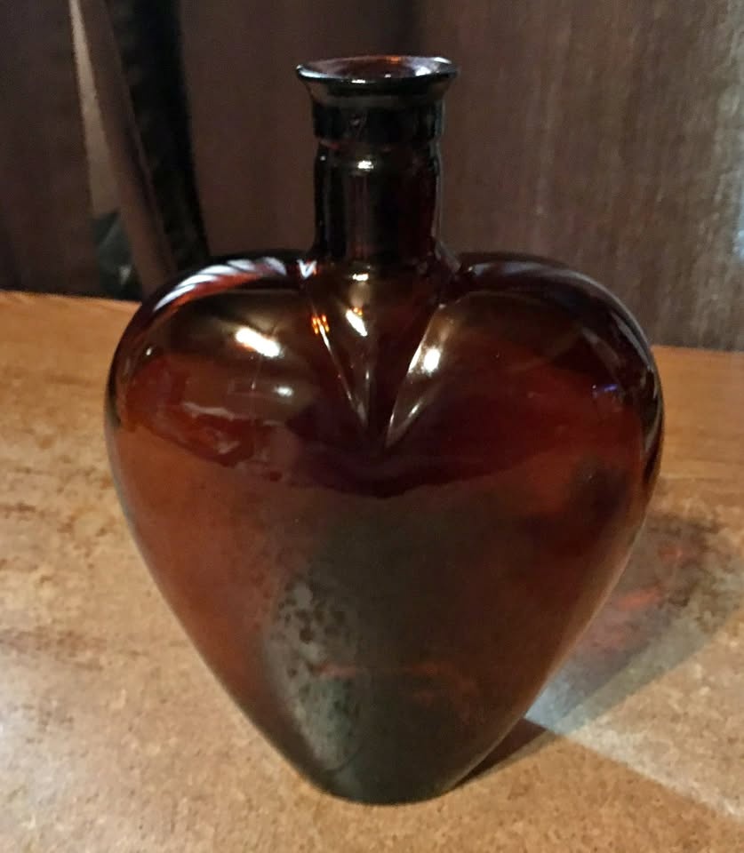 PAUL MASSON AMBER BOTTLE HEART-SHAPED #4600